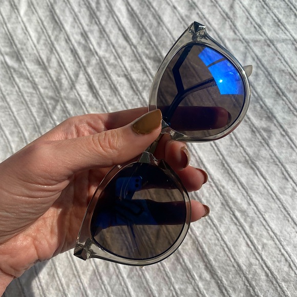 Blue mirrored, clear-framed sunnies - Picture 1 of 9